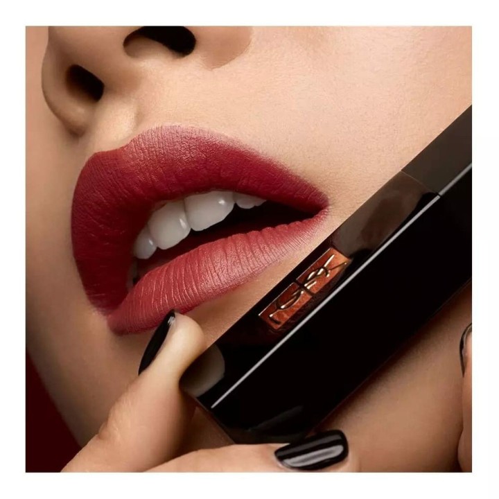 Læbepomade Yves Saint Laurent Rouge Pur Couture The Slim Velvet Nº 302