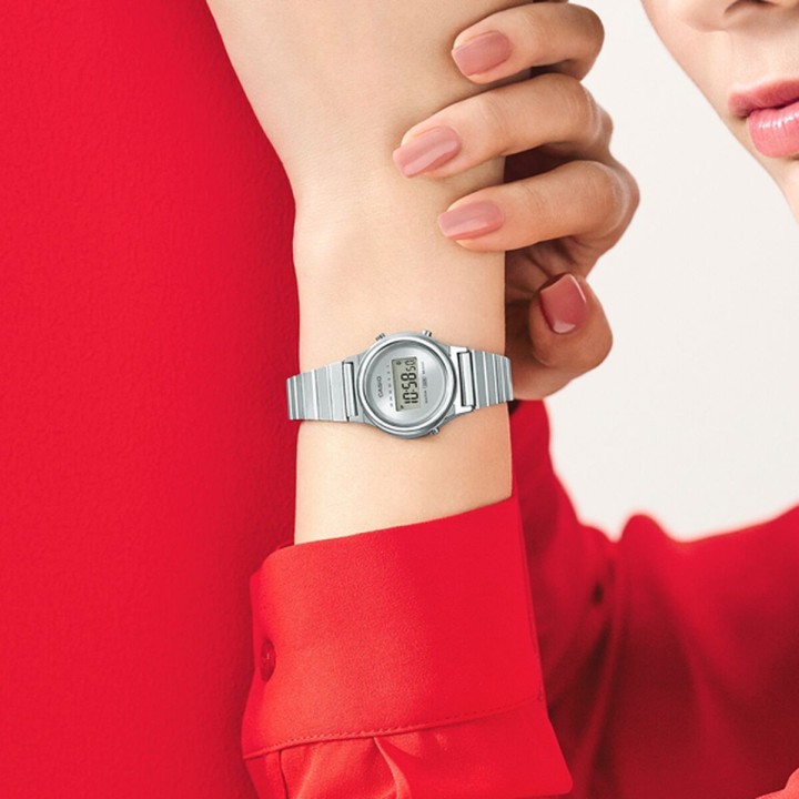 Ladies' Watch Casio LA700WE-7AEF (Ø 26,5 mm)